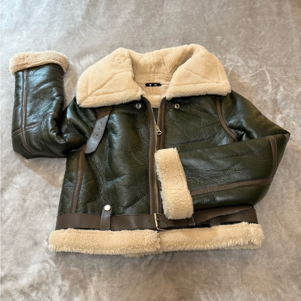 Stylish Green Faux Leather Shearling Jacket – Size S
